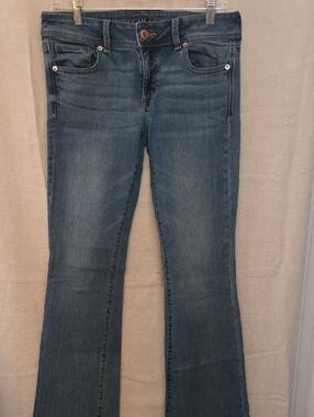 American Eagle Outfitters Women's Flared Jeans - Medium Blue Wash